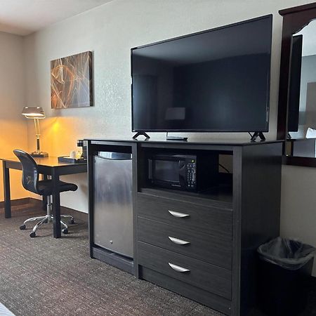 Baymont By Wyndham Chester Il מראה חיצוני תמונה
