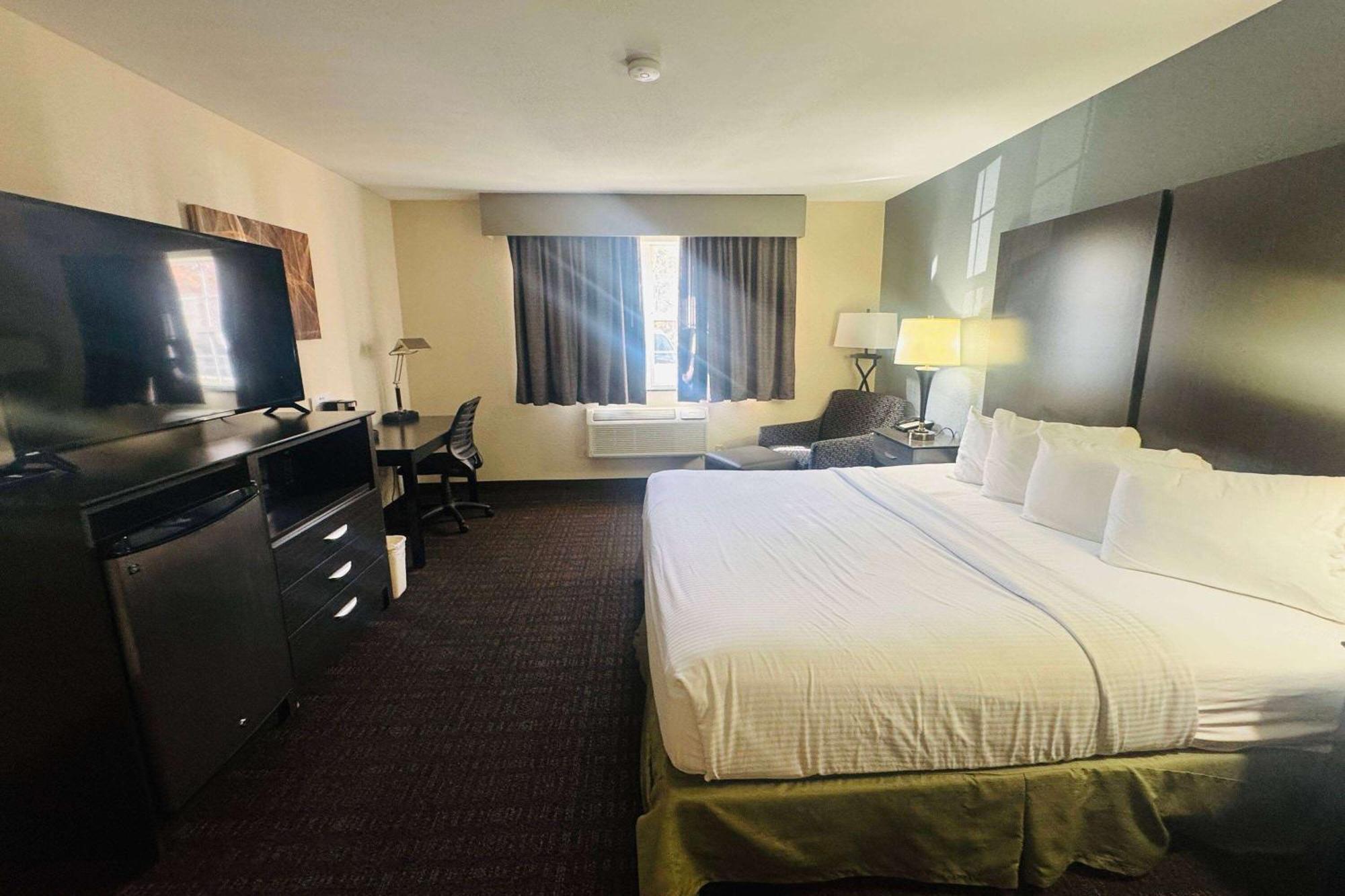 Baymont By Wyndham Chester Il מראה חיצוני תמונה