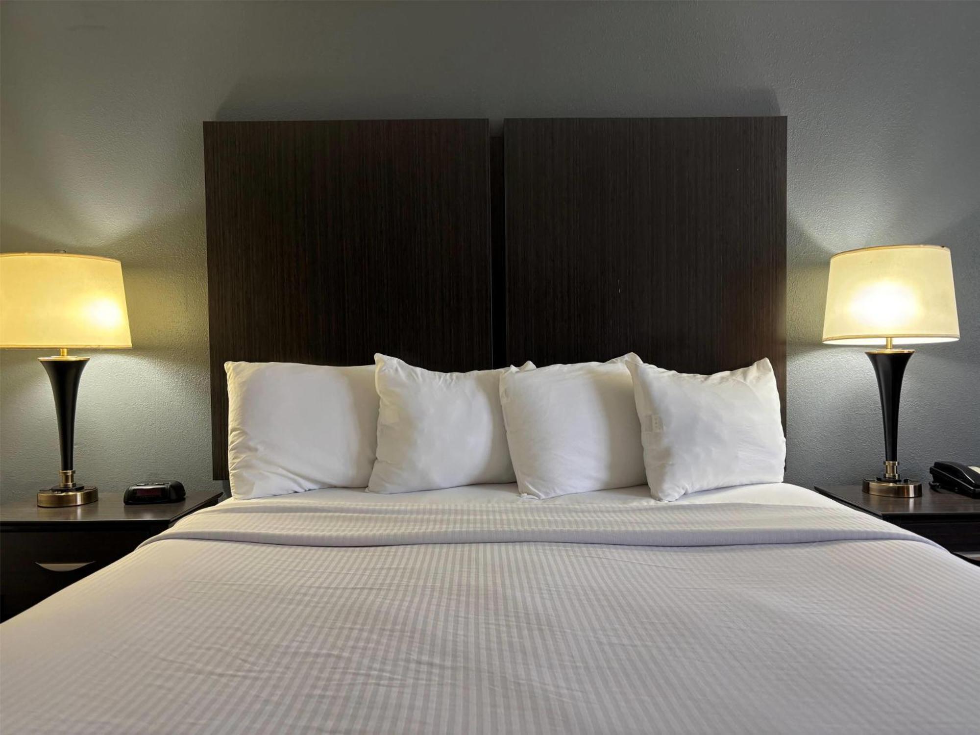 Baymont By Wyndham Chester Il מראה חיצוני תמונה